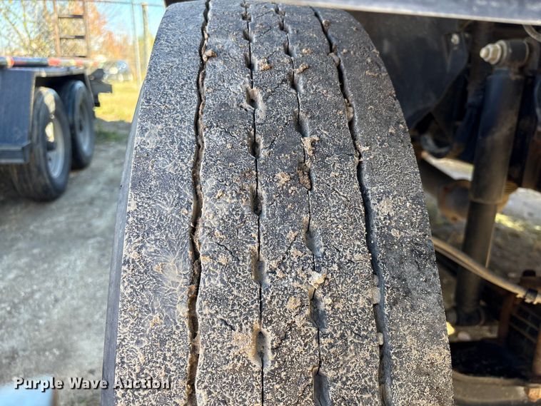 image for item EA7140 2019 Ford F650 Super Duty dump truck