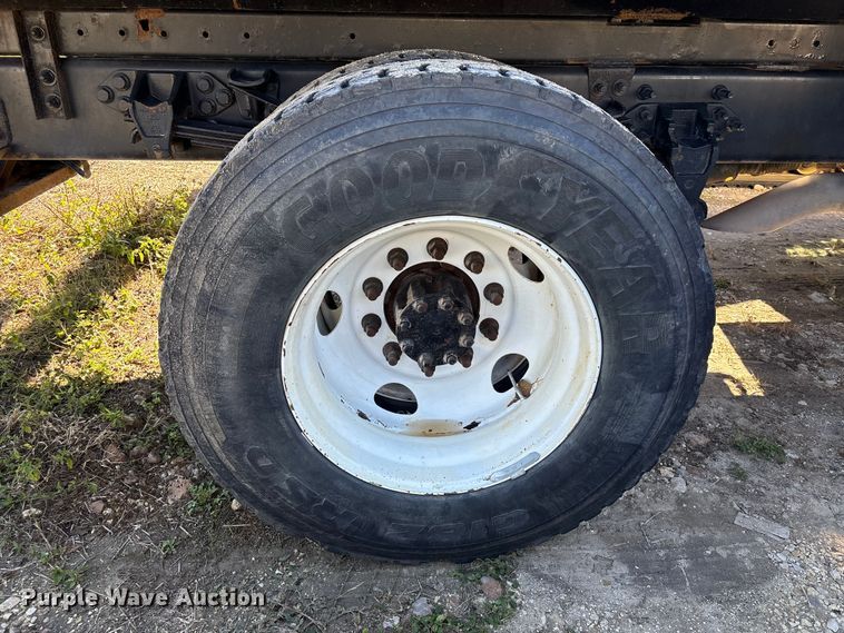 image for item EA7140 2019 Ford F650 Super Duty dump truck