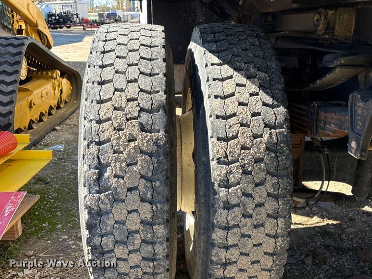 image for item EA7140 2019 Ford F650 Super Duty dump truck