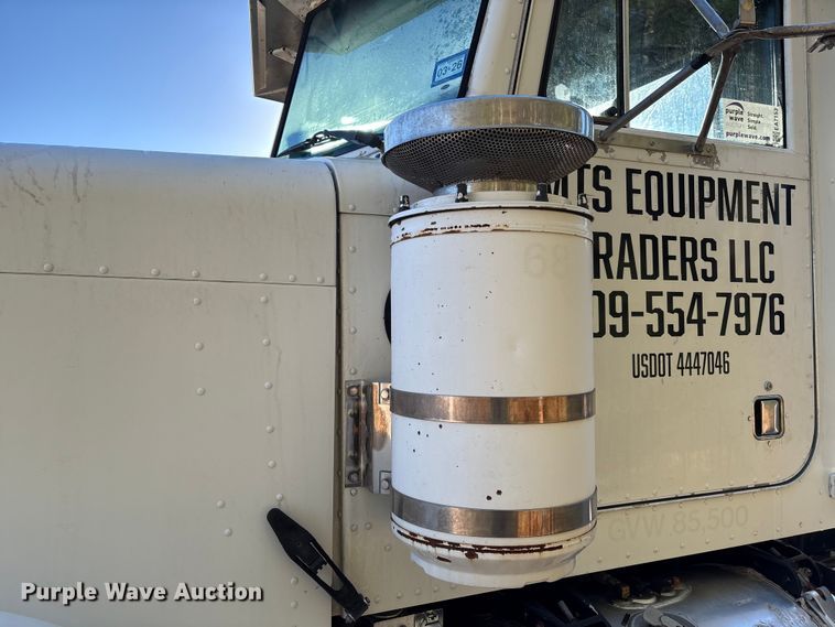 image for item EA7153 1998 Peterbilt 379 semi truck