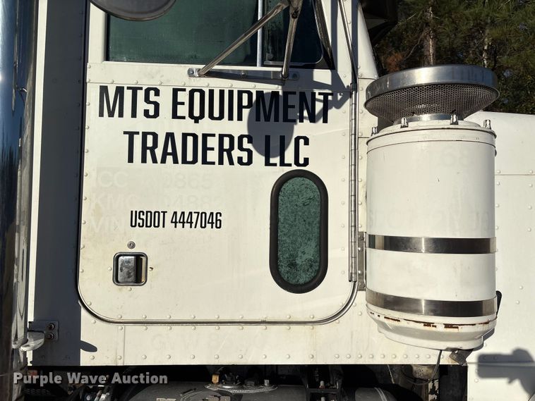 image for item EA7153 1998 Peterbilt 379 semi truck