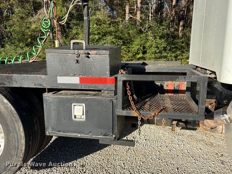 image for item EA7153 1998 Peterbilt 379 semi truck