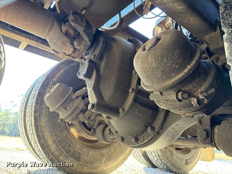 image for item EA7153 1998 Peterbilt 379 semi truck