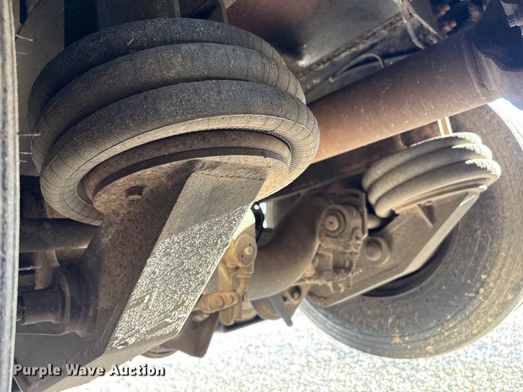 image for item EA7153 1998 Peterbilt 379 semi truck