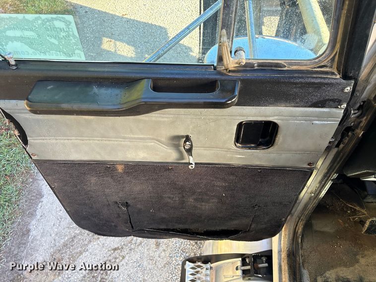 image for item EA7153 1998 Peterbilt 379 semi truck