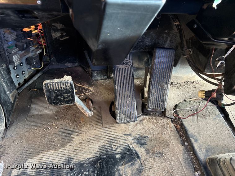 image for item EA7153 1998 Peterbilt 379 semi truck