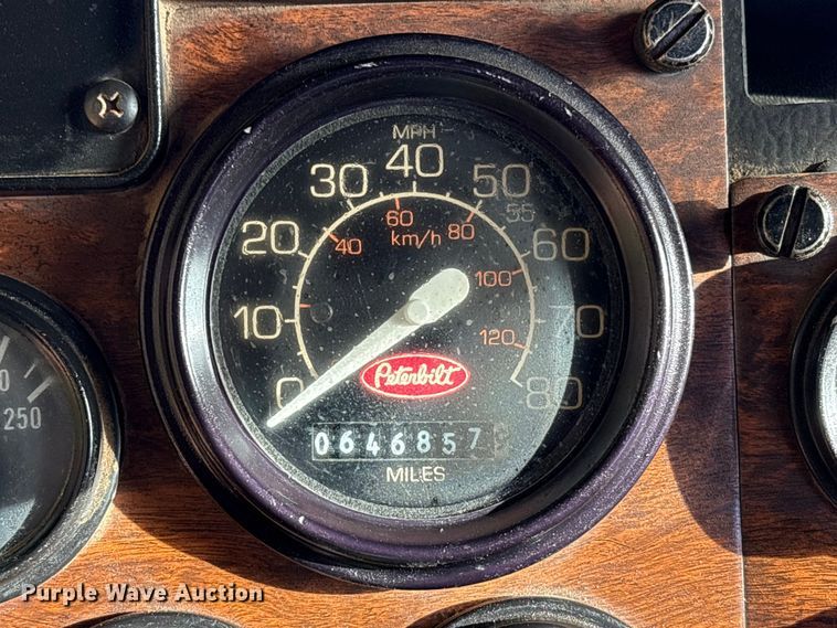 image for item EA7153 1998 Peterbilt 379 semi truck