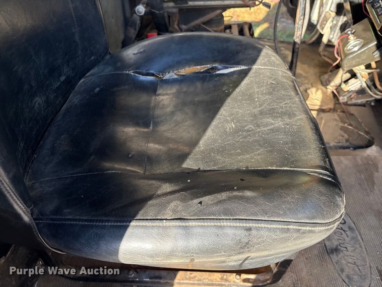 image for item EA7153 1998 Peterbilt 379 semi truck