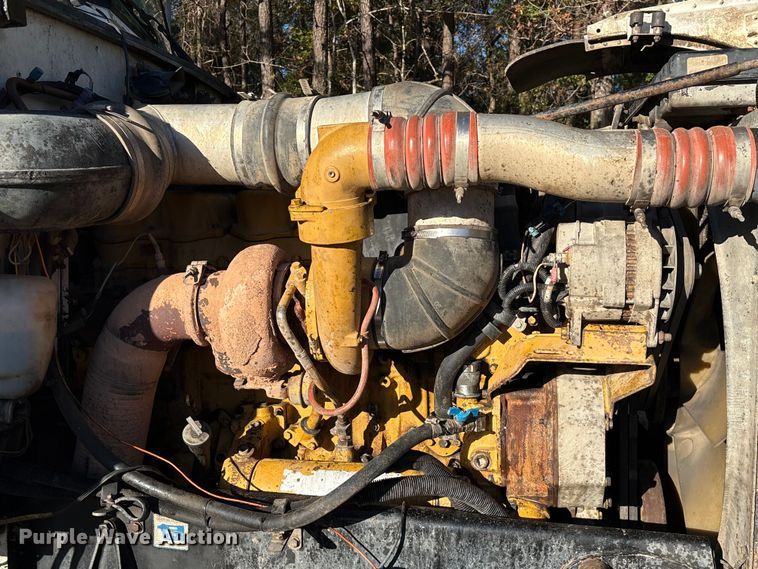 image for item EA7153 1998 Peterbilt 379 semi truck