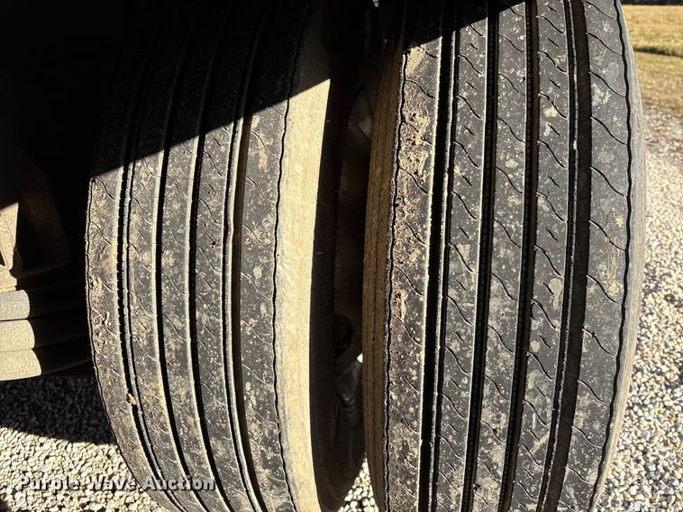 image for item EA7153 1998 Peterbilt 379 semi truck