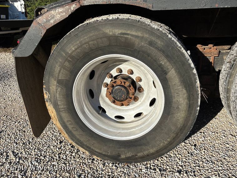 image for item EA7153 1998 Peterbilt 379 semi truck