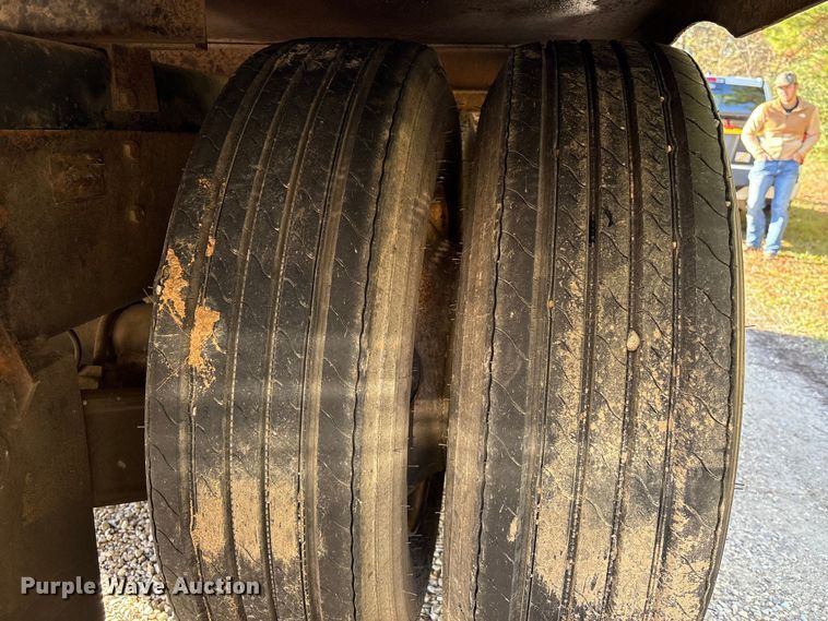 image for item EA7153 1998 Peterbilt 379 semi truck