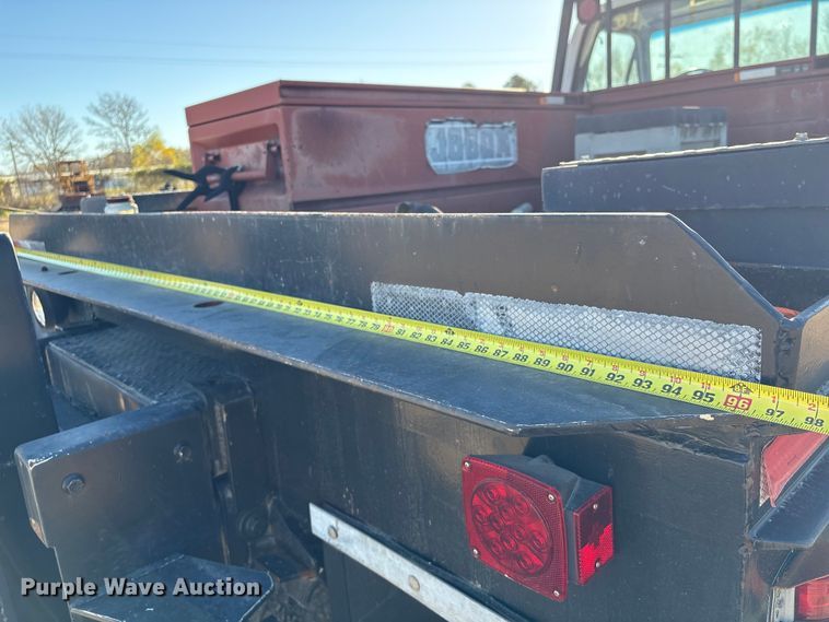 image for item EA7154 1997 Ford F800 semi truck