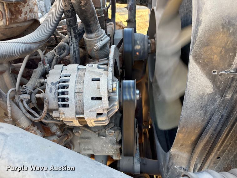 image for item EA7154 1997 Ford F800 semi truck