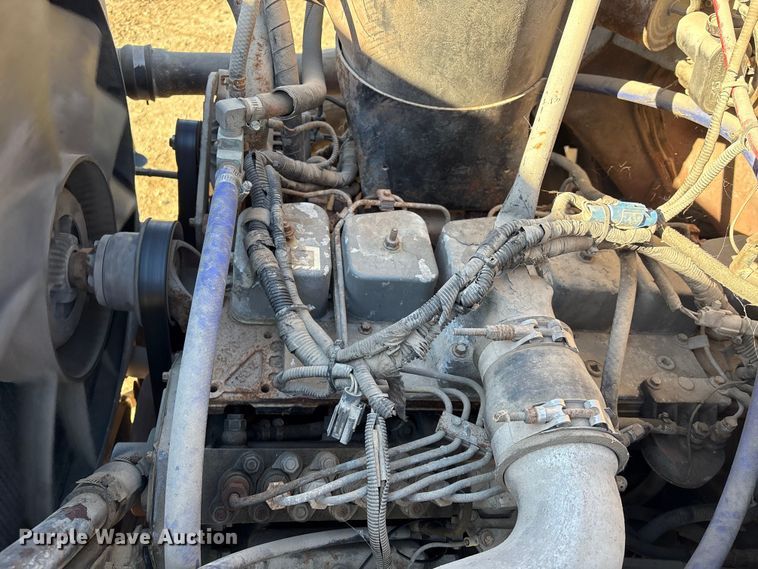 image for item EA7154 1997 Ford F800 semi truck