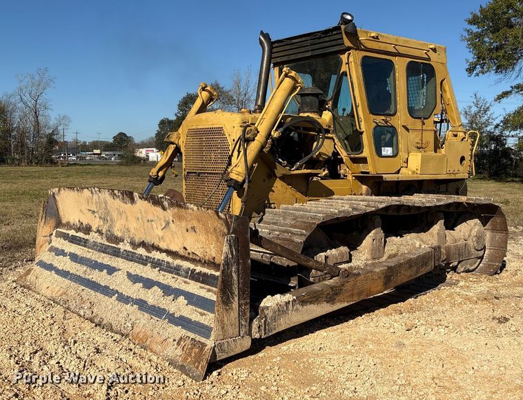 image for item EA7155 1985 Caterpillar D7G dozer