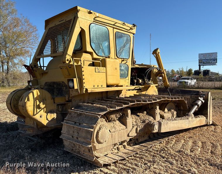 image for item EA7155 1985 Caterpillar D7G dozer