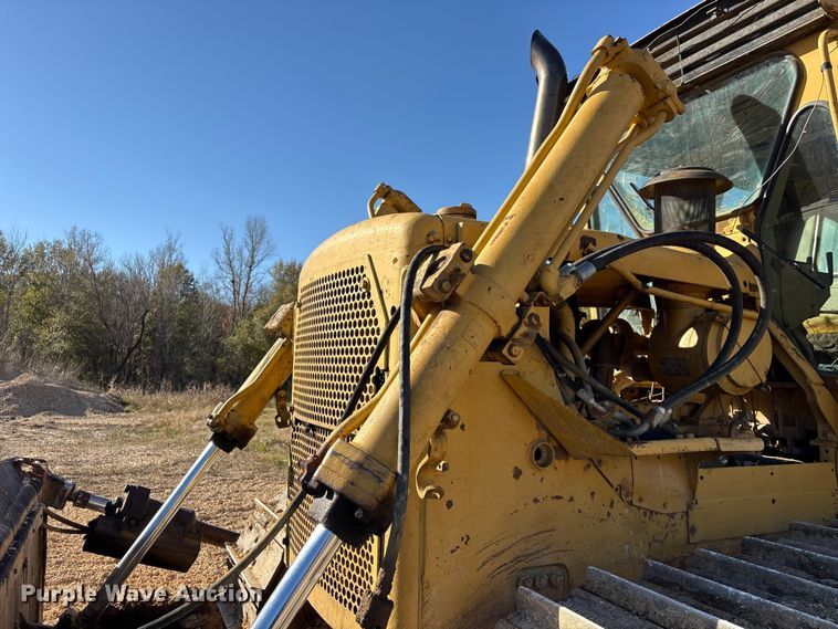 image for item EA7155 1985 Caterpillar D7G dozer