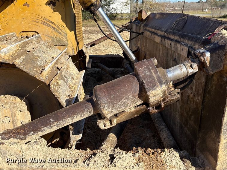 image for item EA7155 1985 Caterpillar D7G dozer