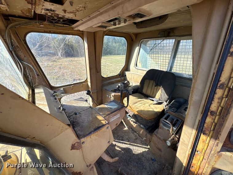 image for item EA7155 1985 Caterpillar D7G dozer