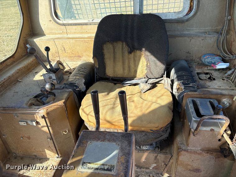image for item EA7155 1985 Caterpillar D7G dozer