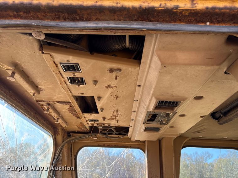 image for item EA7155 1985 Caterpillar D7G dozer