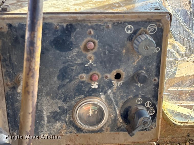 image for item EA7155 1985 Caterpillar D7G dozer