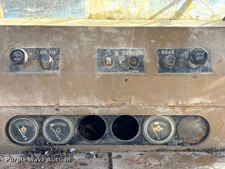image for item EA7155 1985 Caterpillar D7G dozer