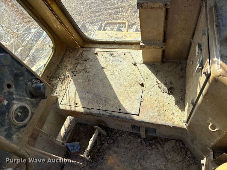 image for item EA7155 1985 Caterpillar D7G dozer