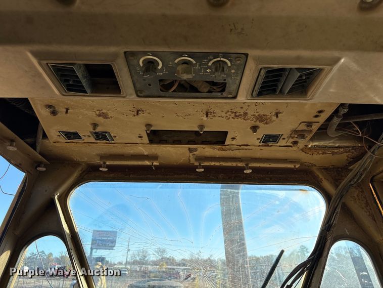 image for item EA7155 1985 Caterpillar D7G dozer