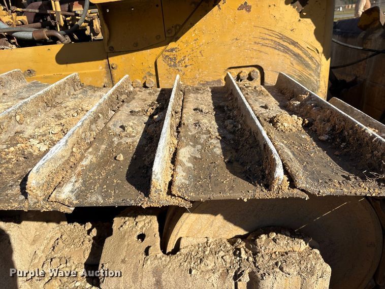 image for item EA7155 1985 Caterpillar D7G dozer