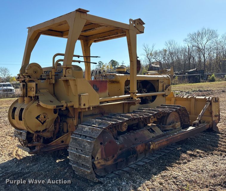 image for item EA7156 Caterpillar D6B 