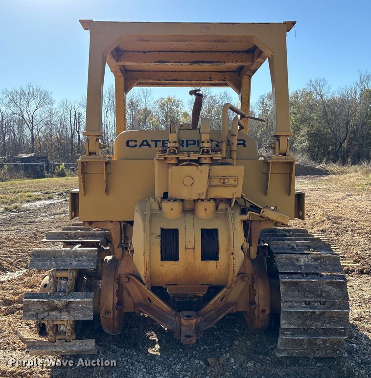 image for item EA7156 Caterpillar D6B 