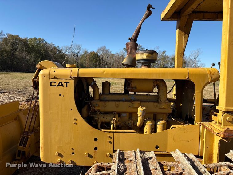 image for item EA7156 Caterpillar D6B 