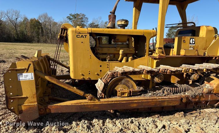 image for item EA7156 Caterpillar D6B 