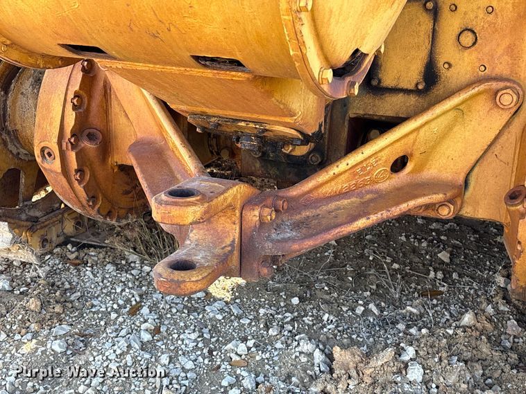 image for item EA7156 Caterpillar D6B 