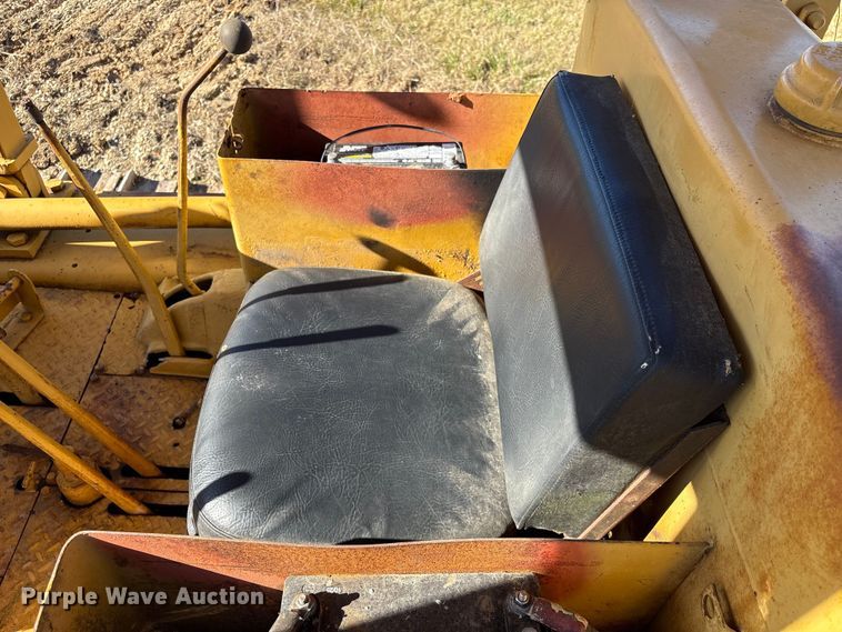 image for item EA7156 Caterpillar D6B 