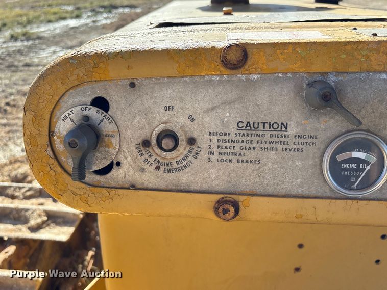 image for item EA7156 Caterpillar D6B 