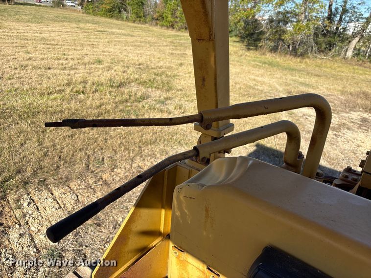 image for item EA7156 Caterpillar D6B 