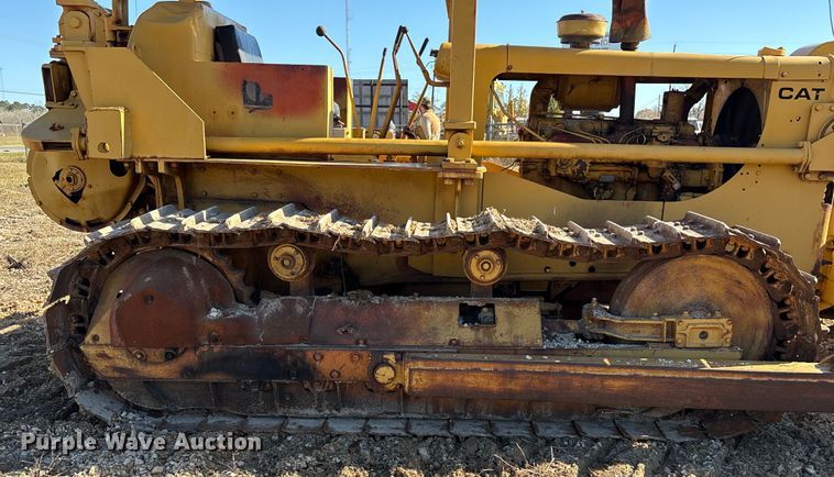 image for item EA7156 Caterpillar D6B 