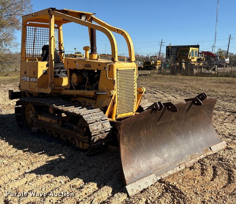 image for item EA7157 Dressta TD-8H dozer