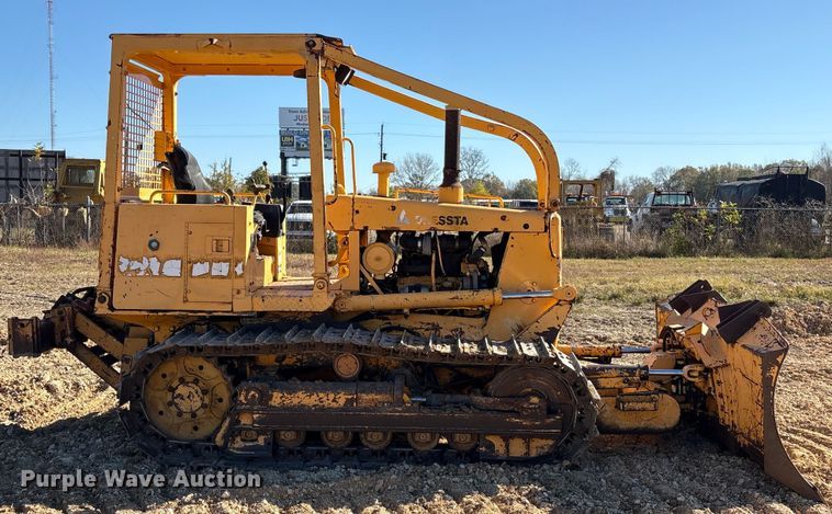 image for item EA7157 Dressta TD-8H dozer