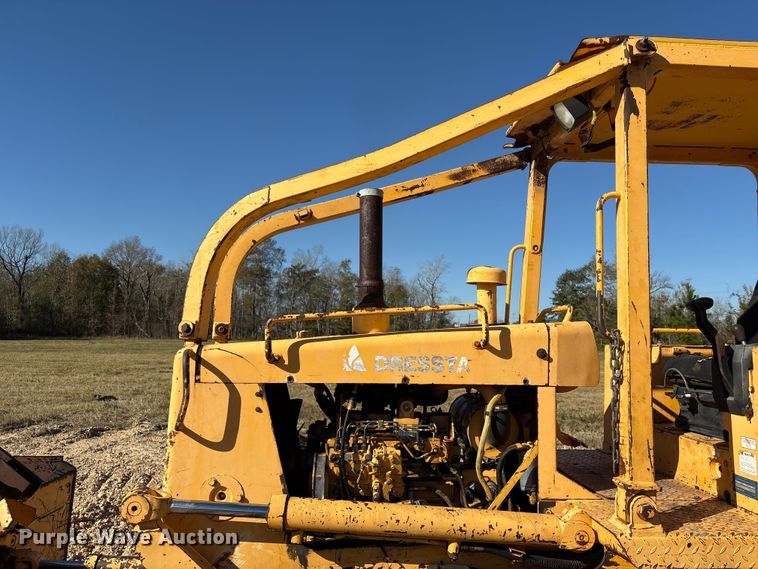 image for item EA7157 Dressta TD-8H dozer
