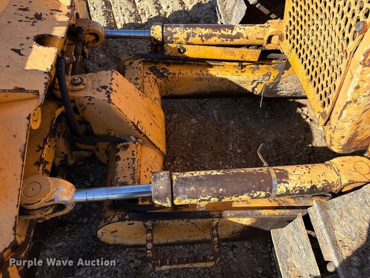 image for item EA7157 Dressta TD-8H dozer