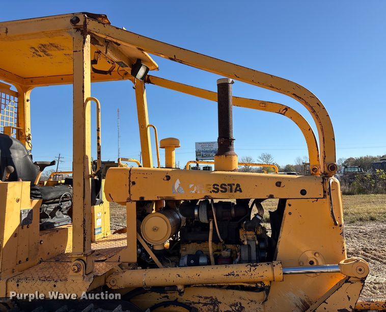 image for item EA7157 Dressta TD-8H dozer