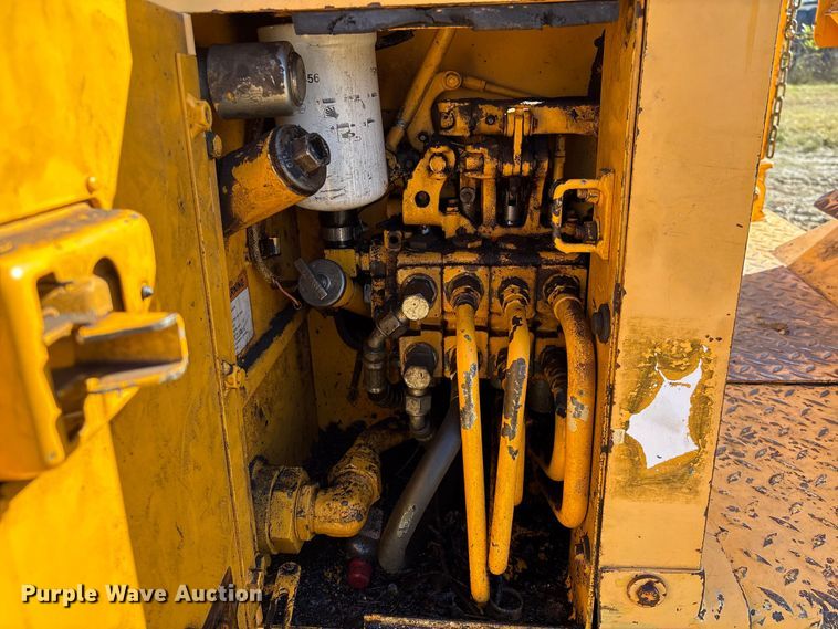 image for item EA7157 Dressta TD-8H dozer