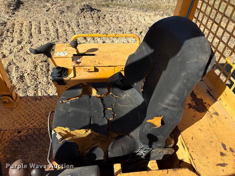 image for item EA7157 Dressta TD-8H dozer