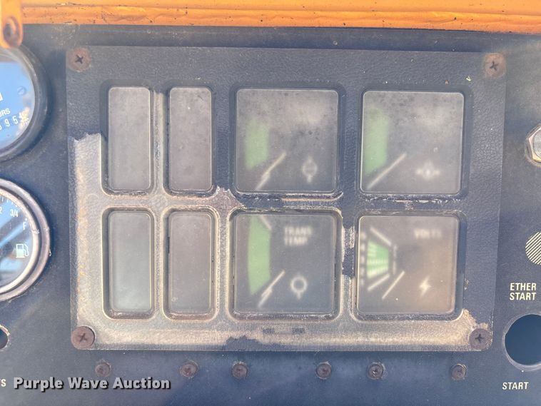 image for item EA7157 Dressta TD-8H dozer