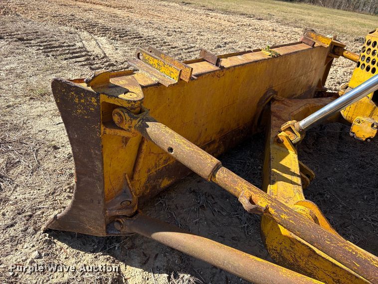 image for item EA7158 Allie Chalmers HD-11 Crawler Dozer