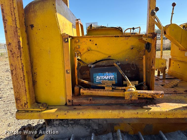 image for item EA7158 Allie Chalmers HD-11 Crawler Dozer